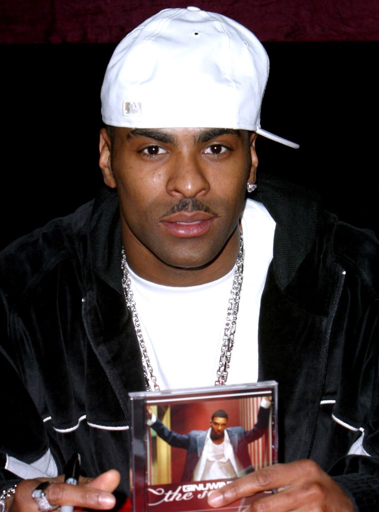 Ginuwine Signs New Album at Virgin Megastore