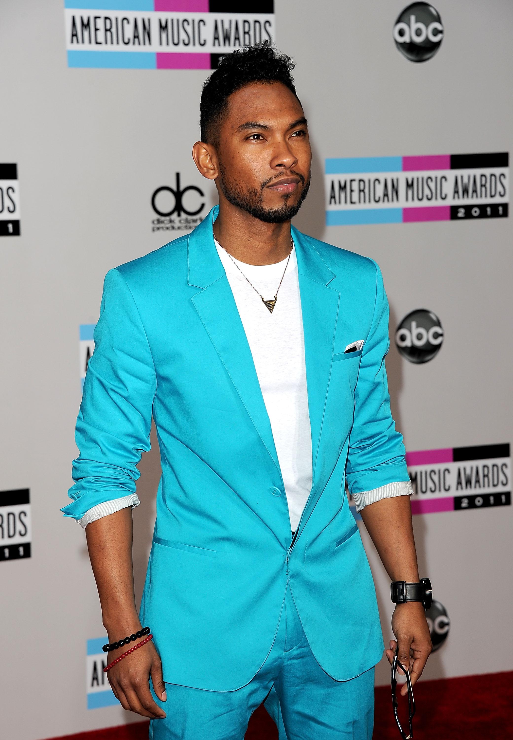 2011 American Music Awards - Arrivals